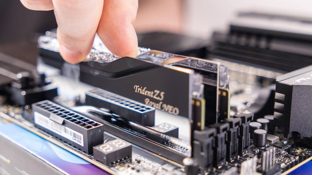 Common Mistakes to Avoid When Buying a DDR5 Motherboard